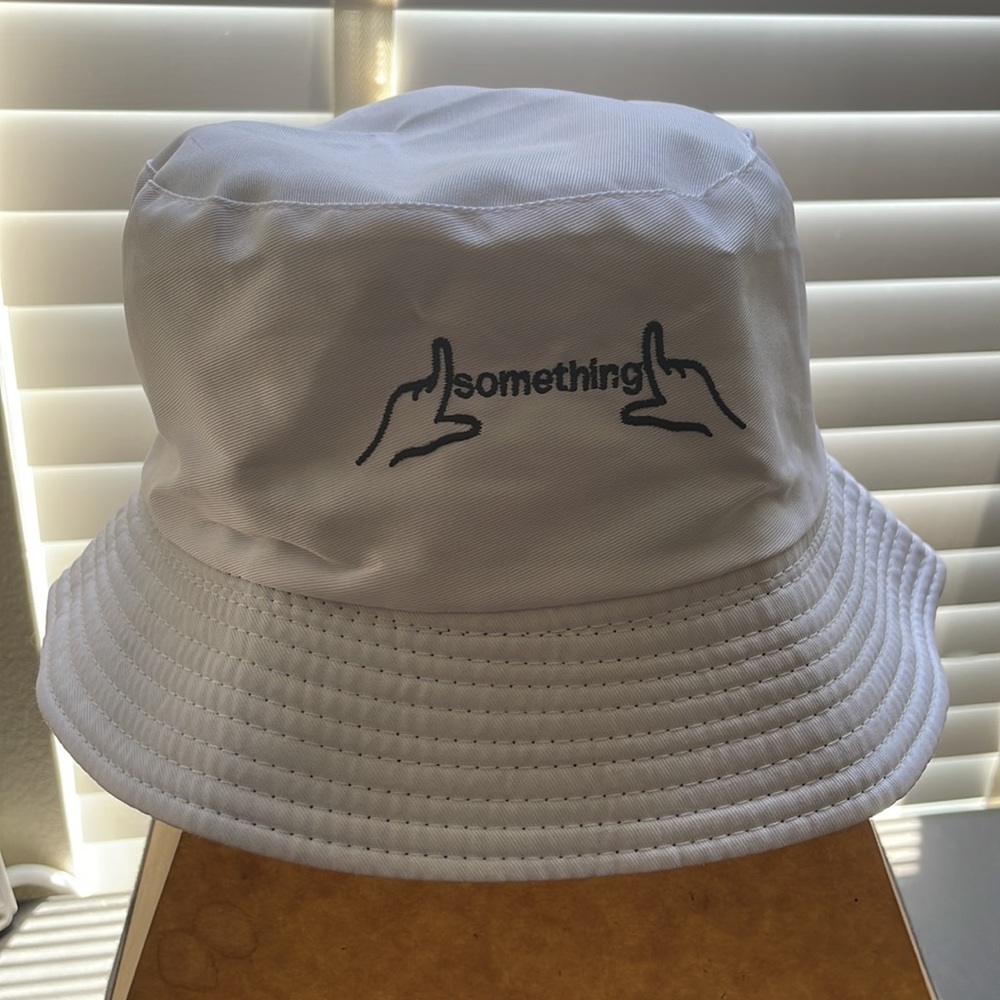 Bucket hat - Picture 2 of 6